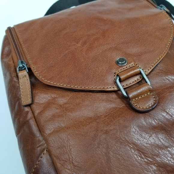 JACK GEORGES Voyager Convertable Crossbody/Backpack - Picture 7 of 12
